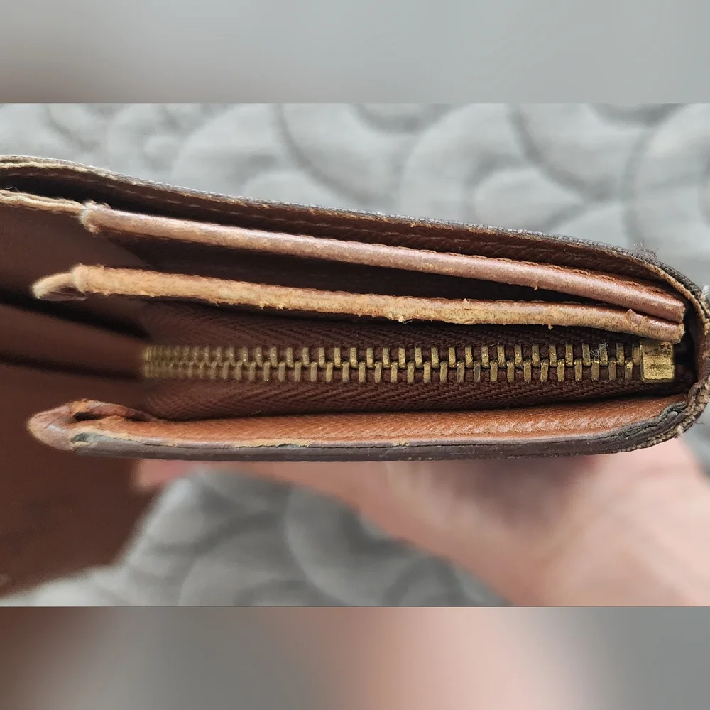 LV Monogram wallet - Picture 4 of 10